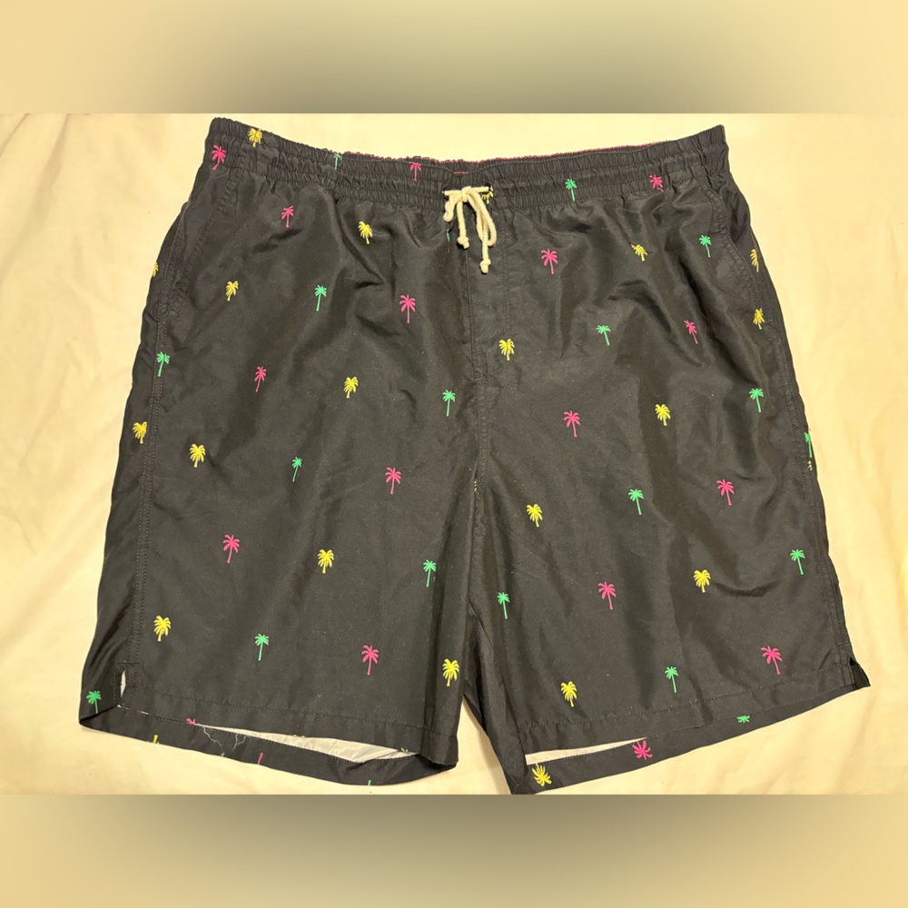 Old Navy black swim trunks with bright palm trees & inside mesh liner, XXL